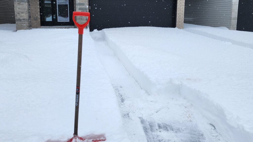 Snow blowing service for residential driveways in ottawa