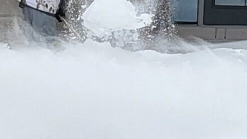 Snow blowing service for residential driveways in ottawa